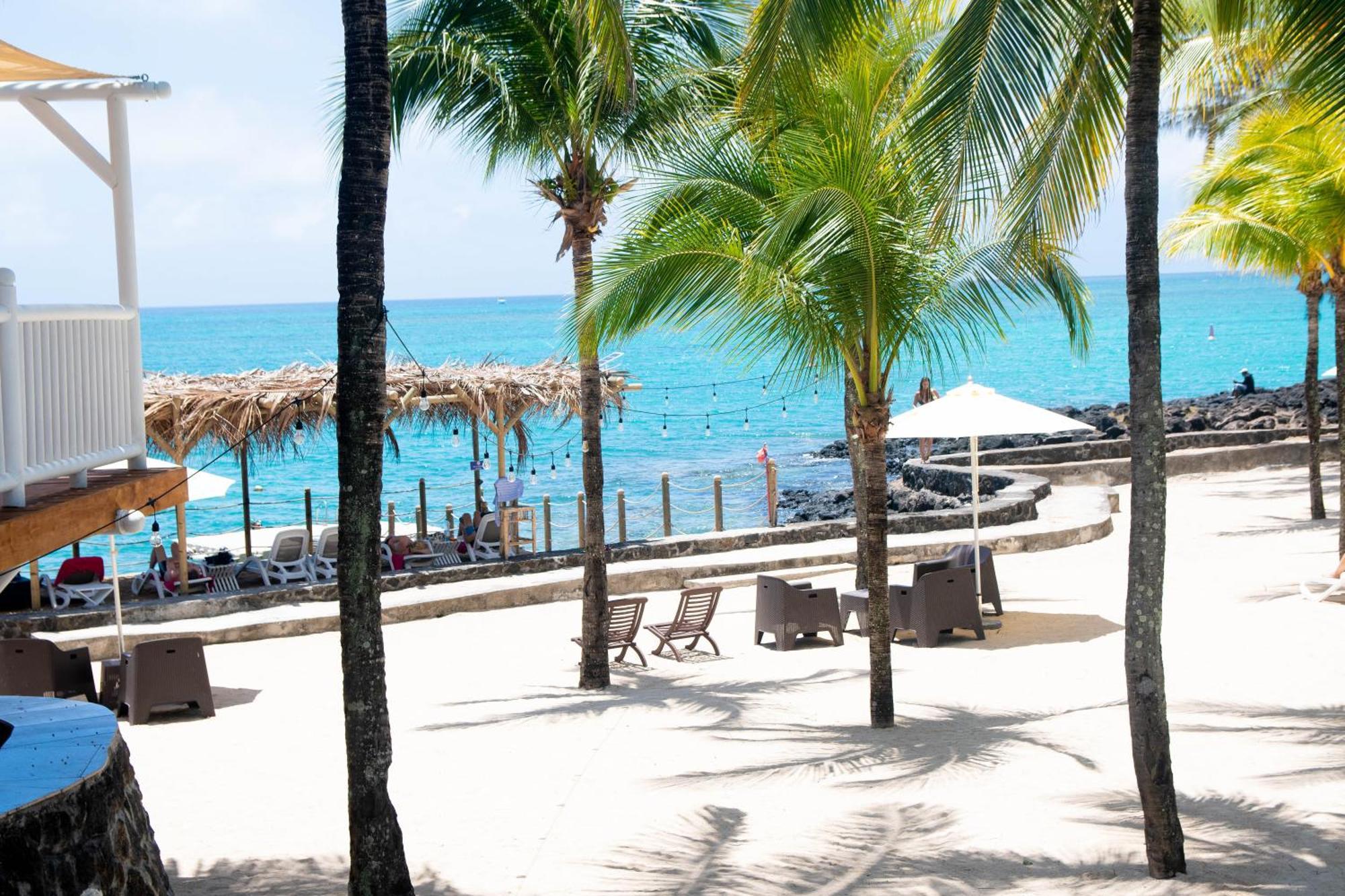 Hibiscus Boutique Hotel Pereybere Beach Buitenkant foto