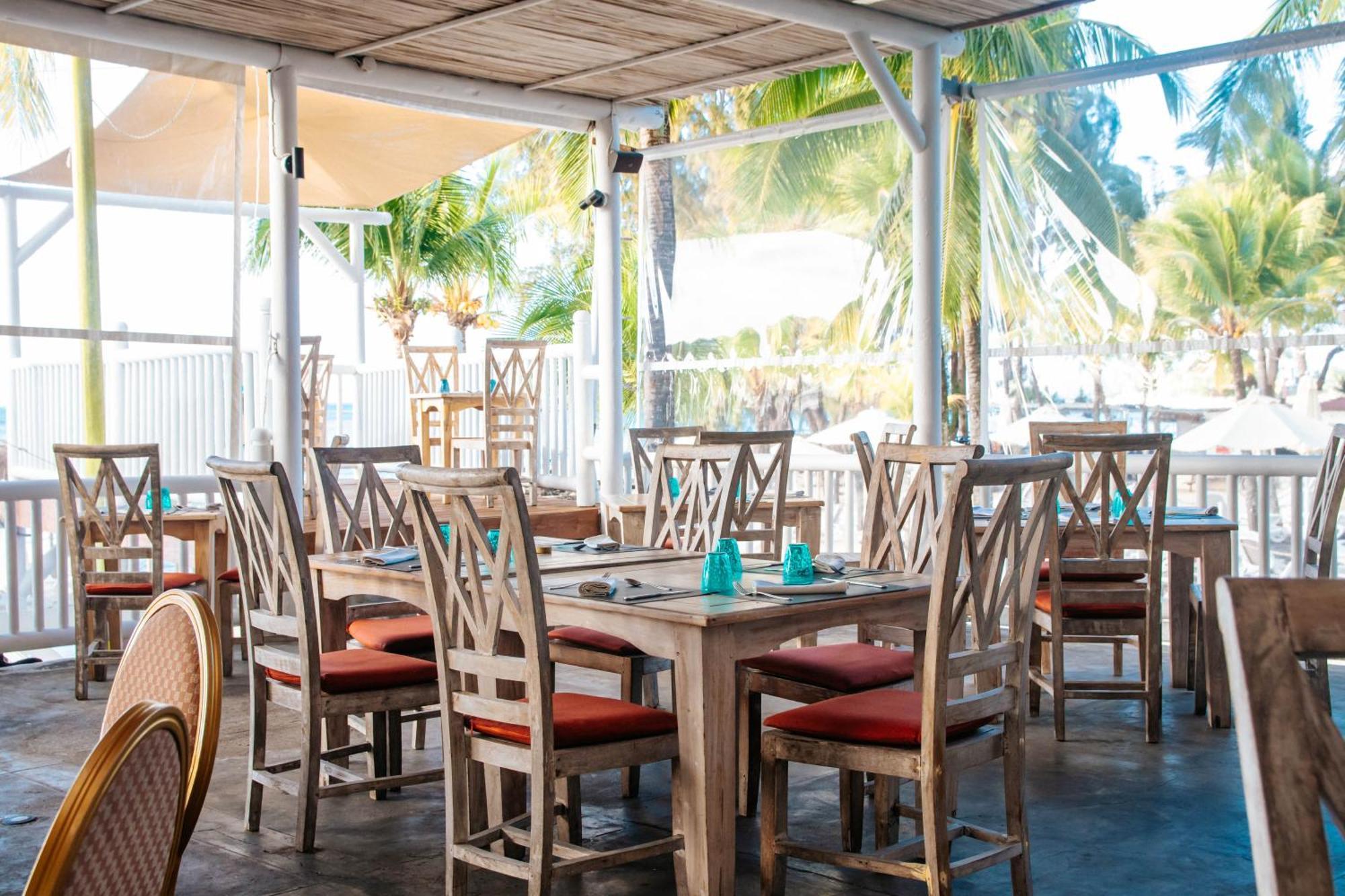 Hibiscus Boutique Hotel Pereybere Beach Buitenkant foto